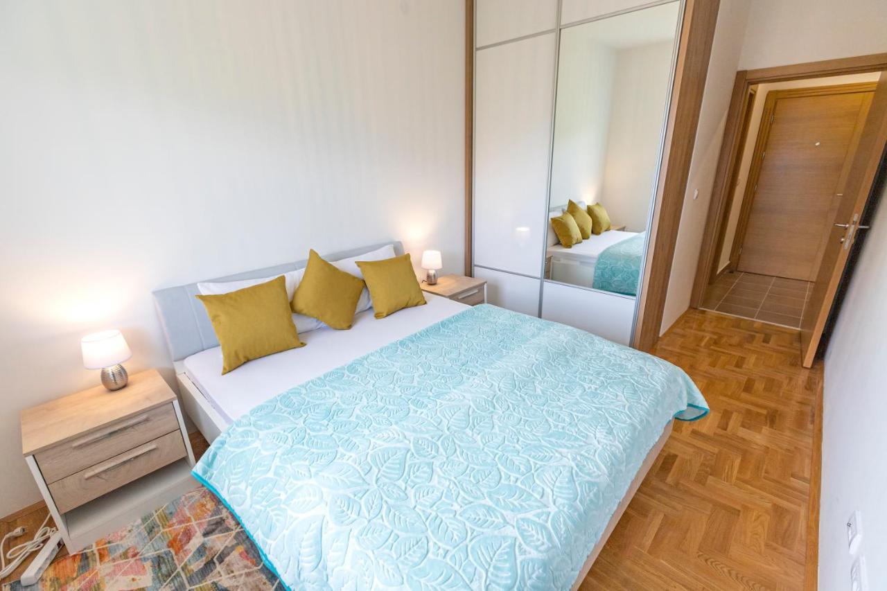 Piskalina Apartment Tivat Bagian luar foto